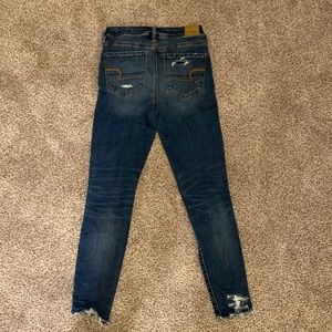 Size 6, NE(X)T LEVEL STRECH American Eagle skinny jeans.